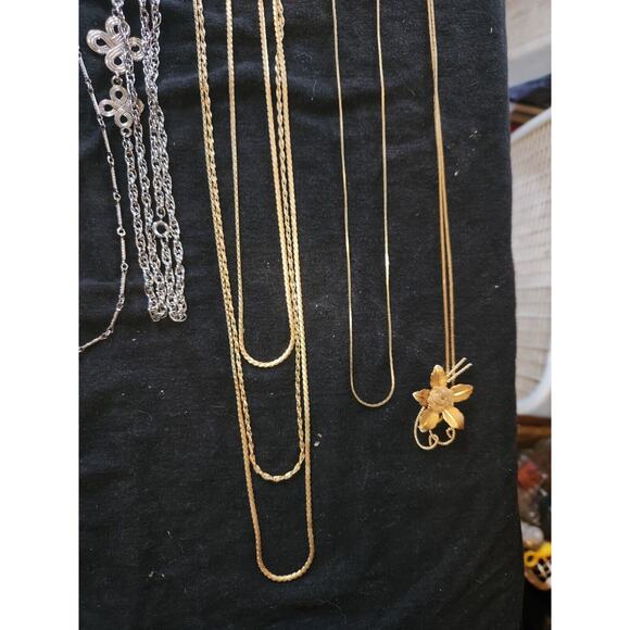 Lot of 6 necklaces, 3 gold tone 3 silver tone - Picture 4 of 11